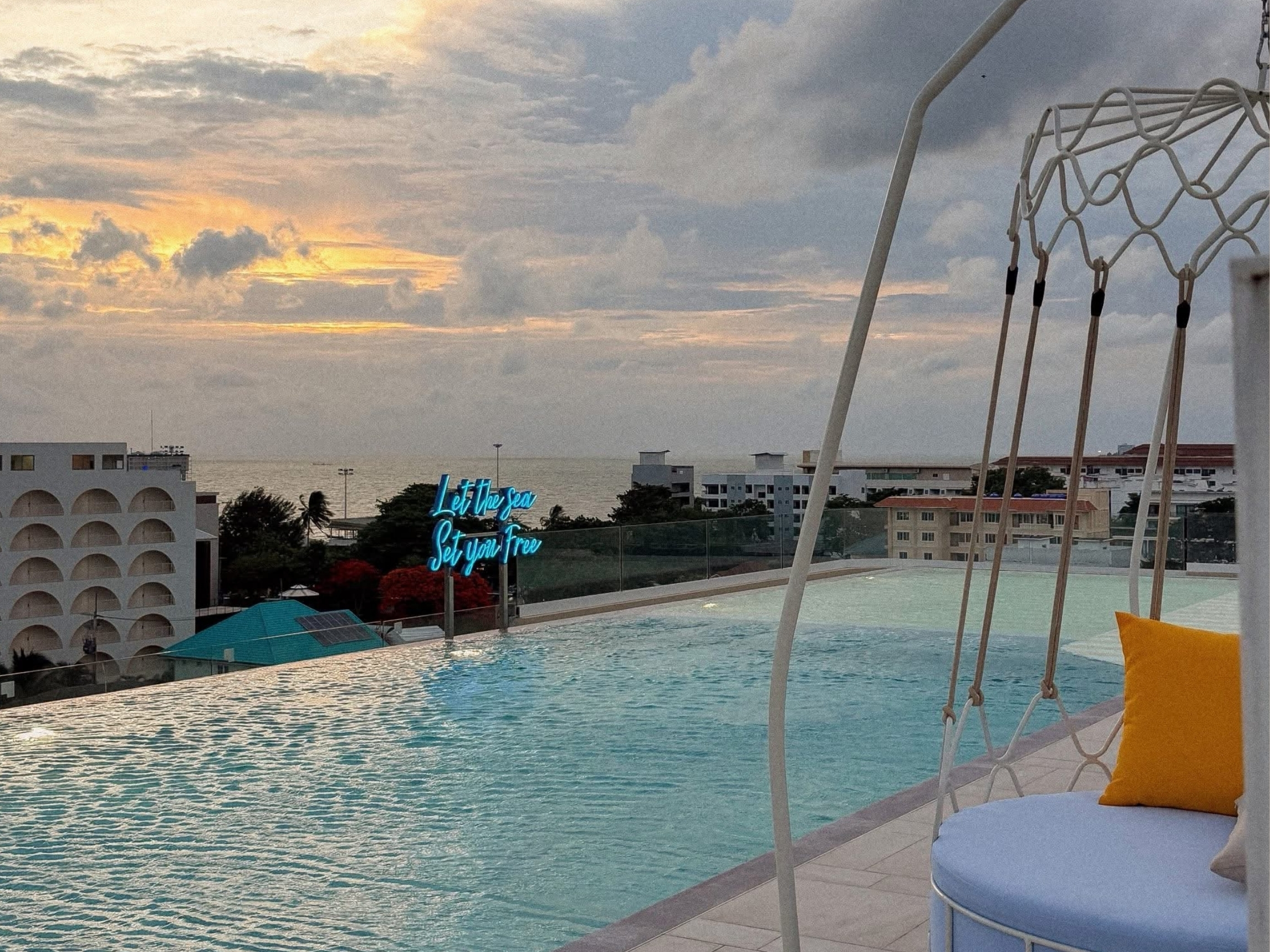 Casa Malibu rooftop pool at sunset