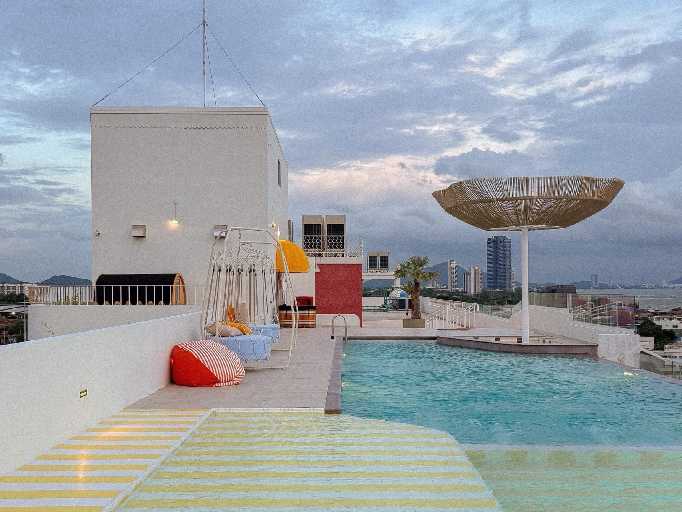 Casa Malibu rooftop pool deck